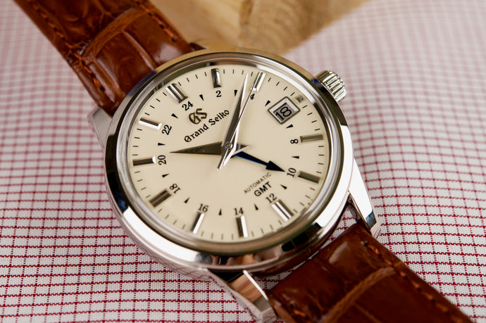 Grand Seiko Review: Unveiling the Epitome of Timeless Elegance SBGM221