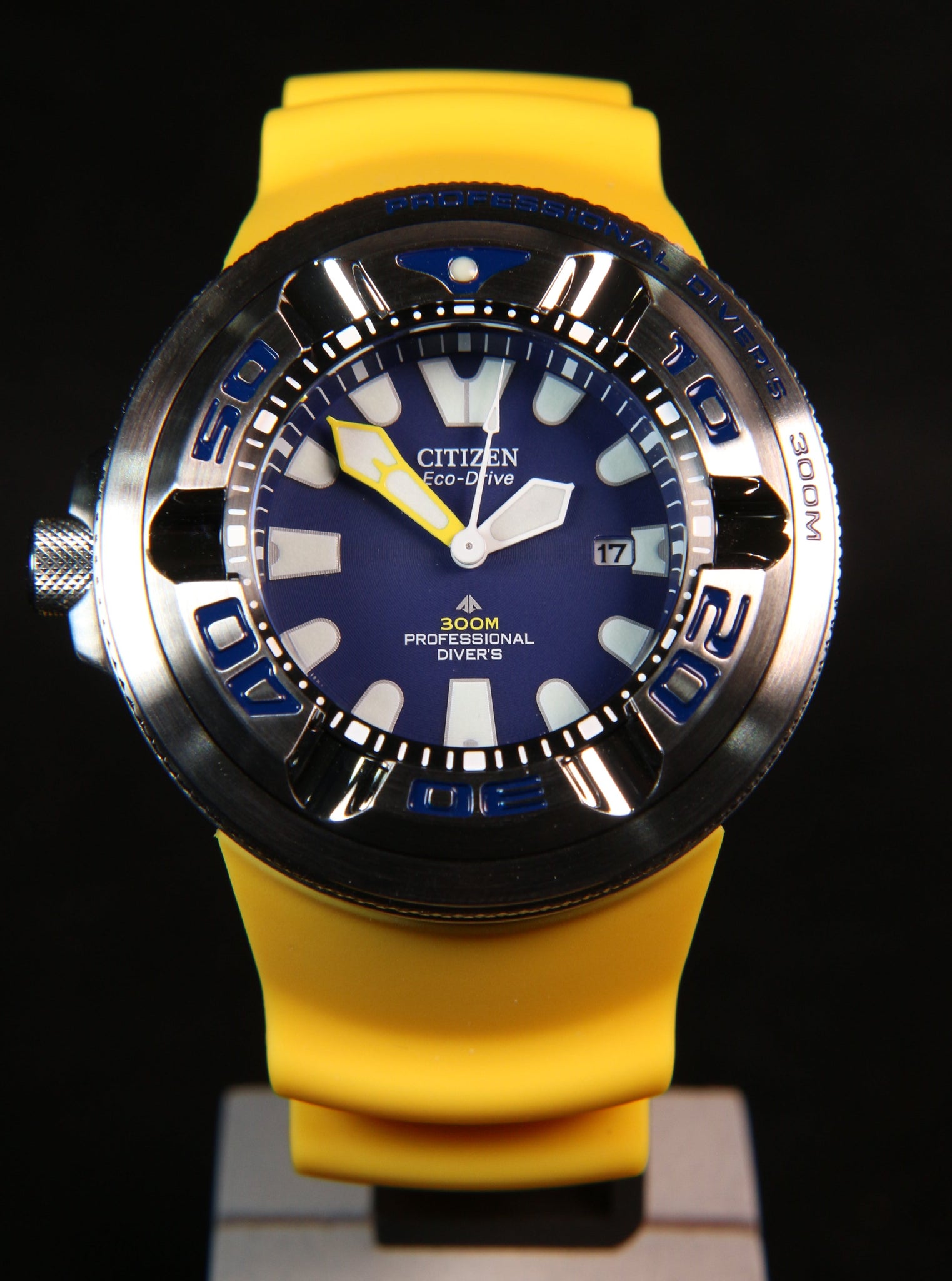 Citizen promaster 2025 300m