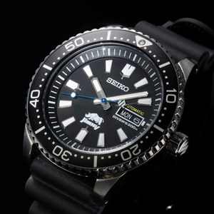 Seiko Prospex X Suzuki Jimny Collaboration Automatic Diver's Watch Limited Edition URBAN Model.  Available at Watchoutz.com, Hong Kong's top online watch retailer with a physical shop. Enjoy fast, secure international shipping and shop for genuine Japanese watches with over 13 years of exceptional service and reputation. Visit Watch Outz International for your next horology treasure hunt.