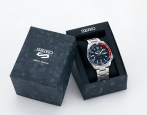 Seiko X On Time MOVE 5 Sports SKX Sports Style Limited Edition Automatic Navy Boy SBSA267. Available at Watchoutz.com, Hong Kong's top online watch retailer with a physical shop. Enjoy fast, secure international shipping and shop for genuine Japanese watches with over 13 years of exceptional service and reputation. Visit Watch Outz International for your next horology treasure hunt.
