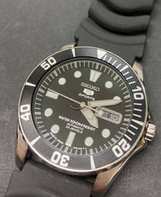 Seiko 5 Sports Mechanical Automatic 100M Diver JDM SNZF17J2 Stock www.watchoutz.com