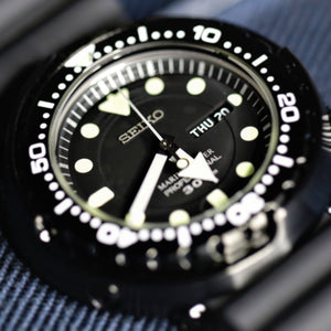 SEIKO PROSPEX Marine Master Professional 300M Black Tuna SBBN035 close-up www.watchoutz.com